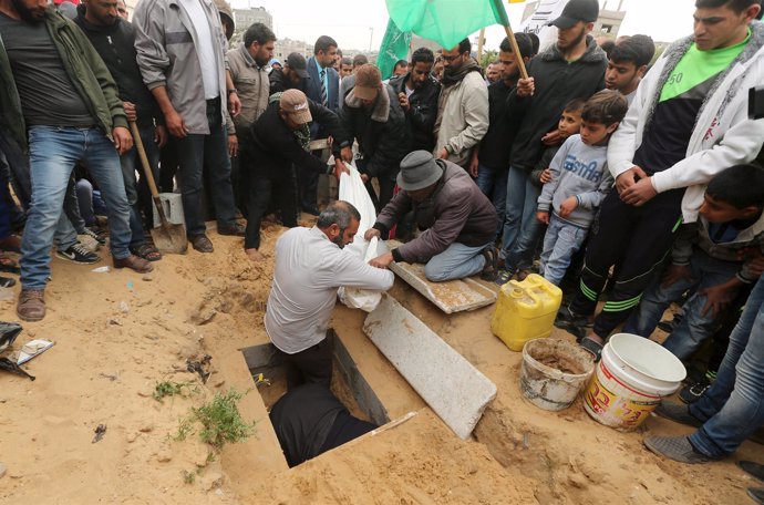 Entierro de un niño palestino en Gaza