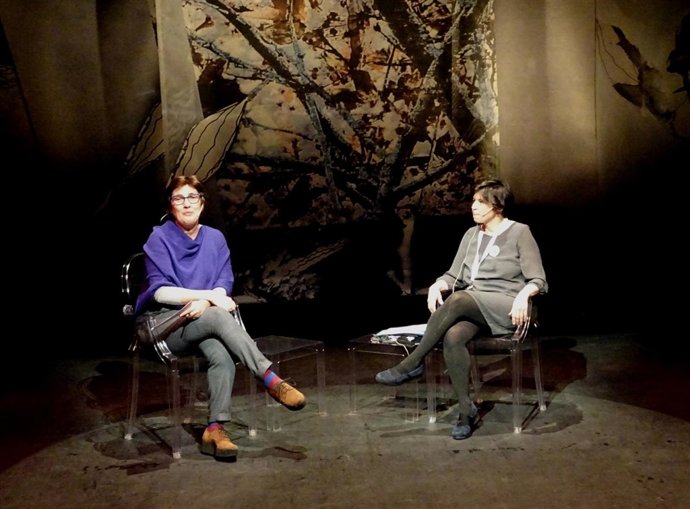 Alcalde (d), en la entrevista con Domínguez