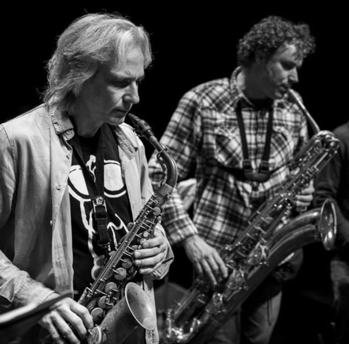 Latino y Perico Sambeat 