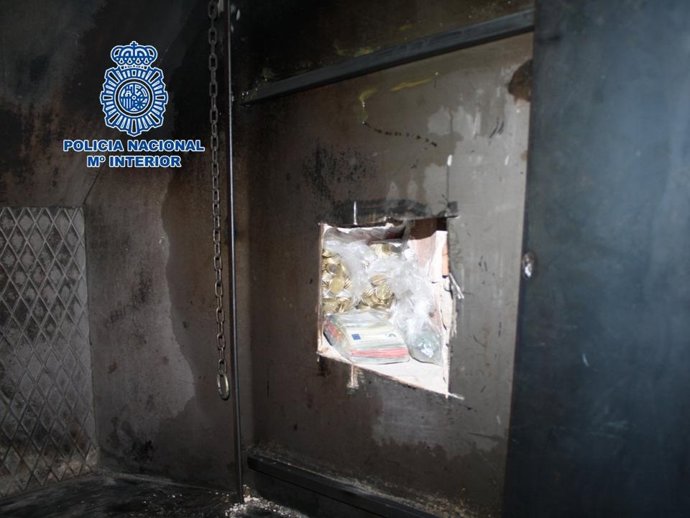 Droga en el fondo de una chimenea en Granada