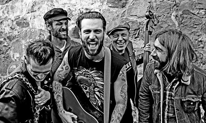 Gira SON Estrella Galicia de Dead Bronco