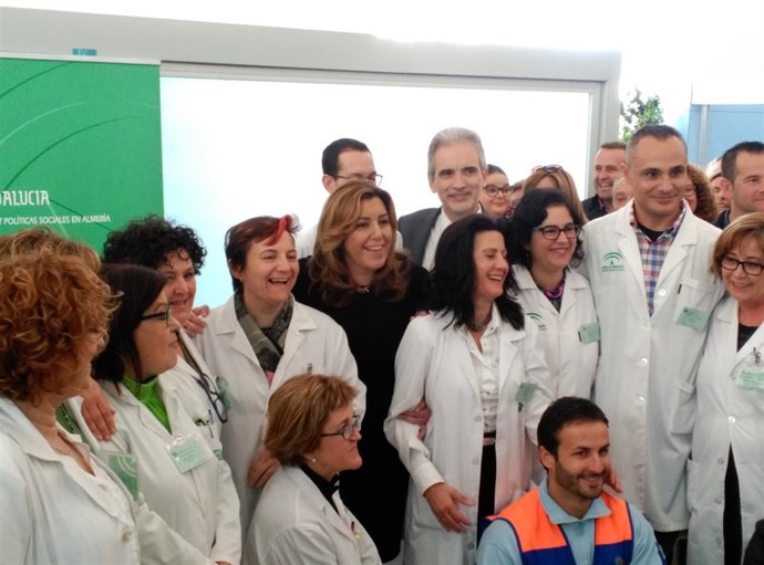 Díaz durante su visita al centro de salud del municipio almeriense de Vera