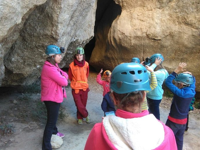 Los usuarios de 'Deporte en Familia' han visitado los Karst de Sorbas.