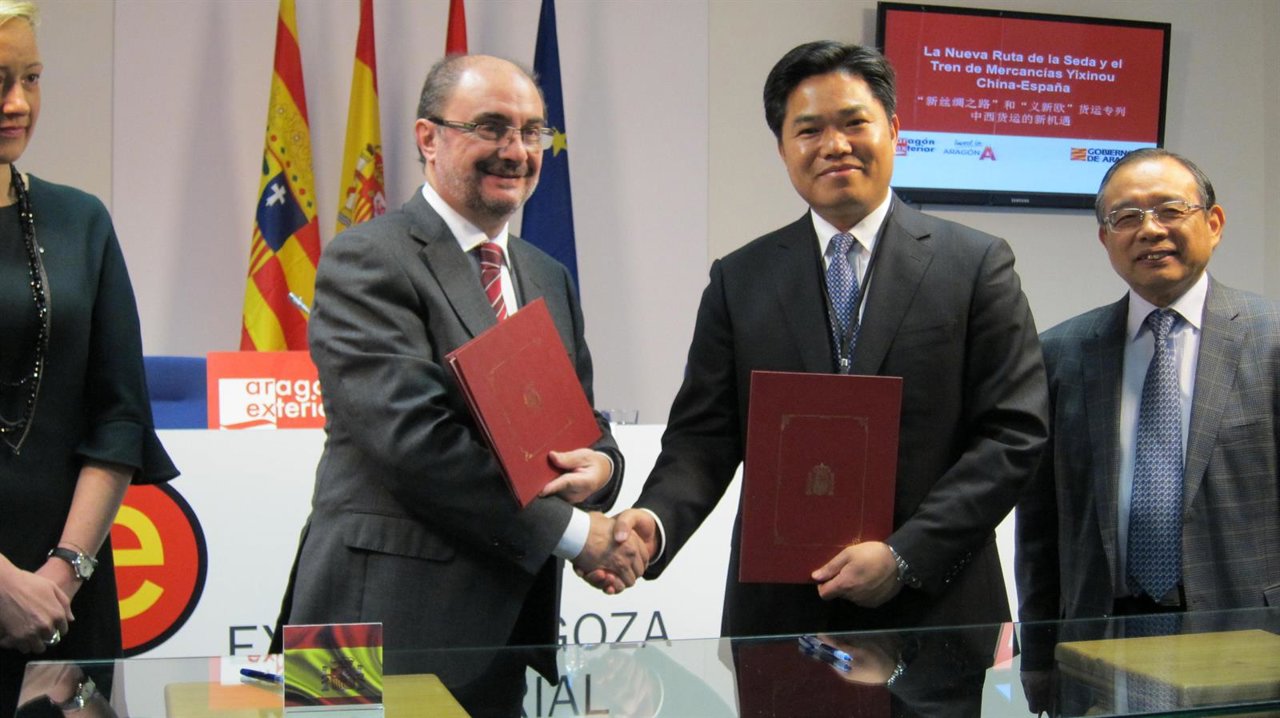 Javier Lambán y Sheng Qiuping firman la colaboración entre Aragón y Yiwu (China)