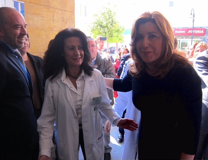 Susana Díaz llega a un centro de salud  de Vera