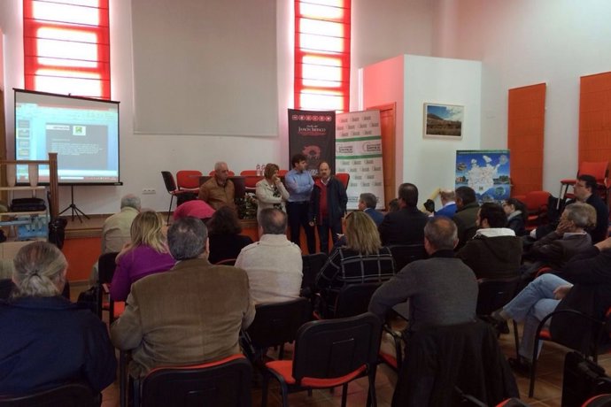 Reunión Diputación de Cáceres y alcaldes Montánchez-Tamuja