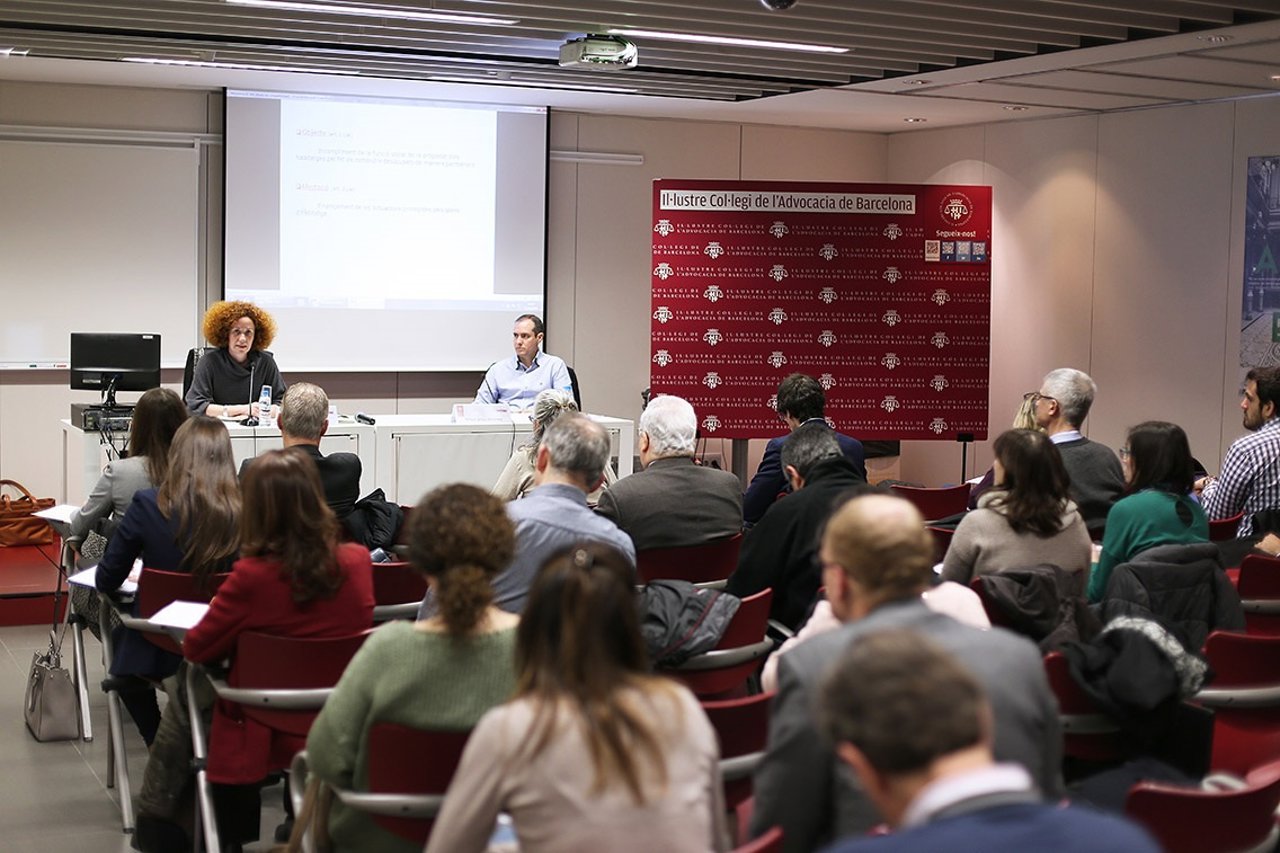 Conferencia en el Icab sobre el nuevo impuesto sobre viviendas vacías