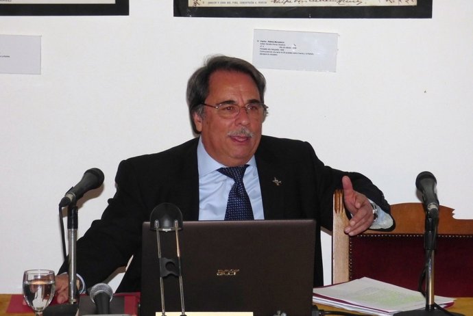 El rector de la UNIA, Eugenio Domínguez Vilches.
