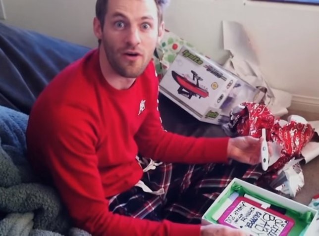 Reacción de un hombre al saber que va a ser padre