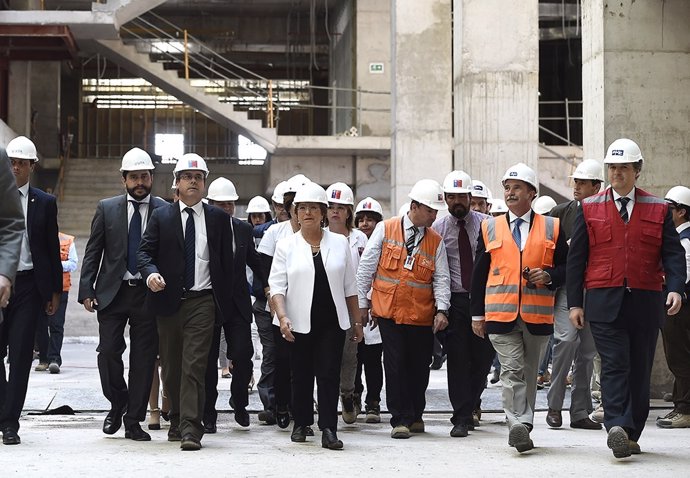 Bachelet visita las obras del hospital de Antofagasta de Sacyr