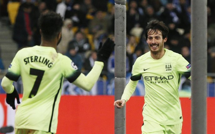 Sterling y David Silva tras ganar con el City en Kiev