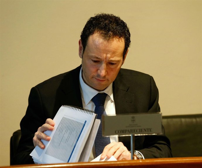 El consejero de Presidencia, Guillermo Martínez, comparece en la Junta General