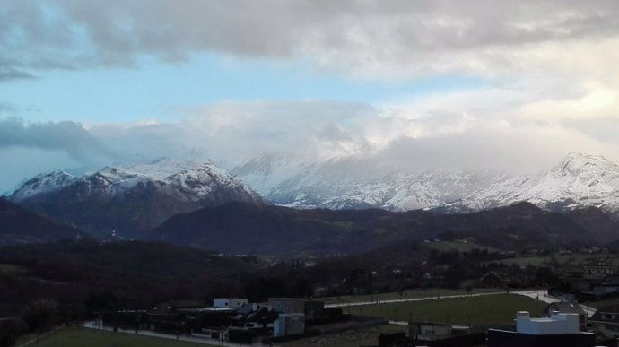 Montañas nevadas.