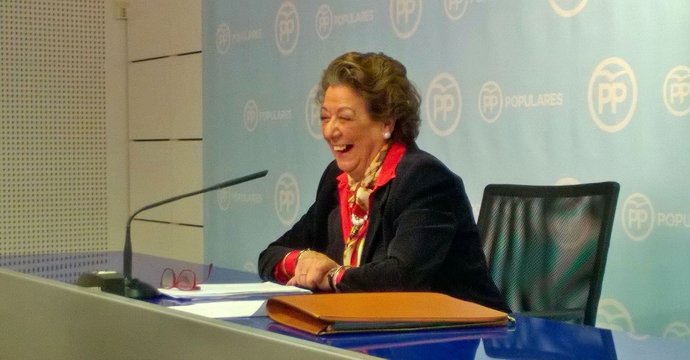 La exalcaldesa de valencia Rita Barberá en rueda de prensa