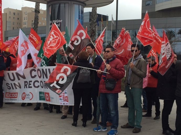  Adicae Protesta Para Pedir Una Solución Universal A Los preferentistas