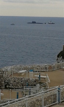 El submarino nuclear 'HMS Ambush' abandona Gibraltar