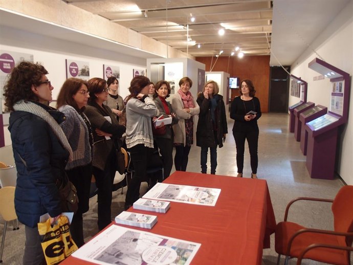 Participantes en la apertura de la muestra  