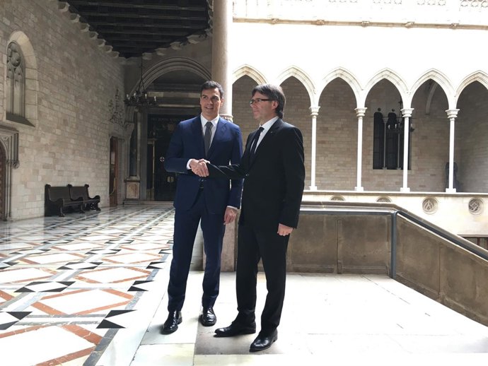 Pedro Sánchez (PSOE) Carles Puigdemont (presidente de la Generalitat)