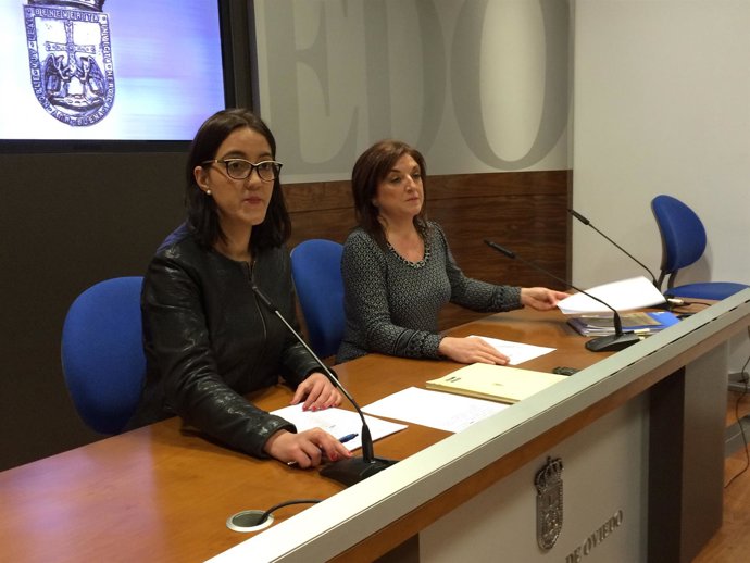 Las concejalas del PP, durnate la rueda de prensa, 