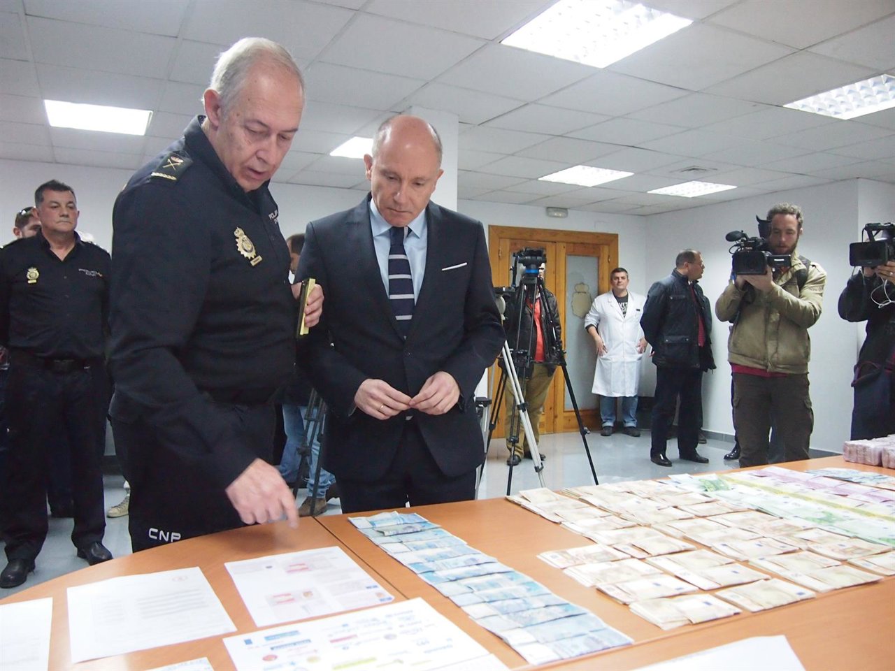 El jefe superior de Policía y el delegado en Ceuta, Nicolás Fernández Cucurull.