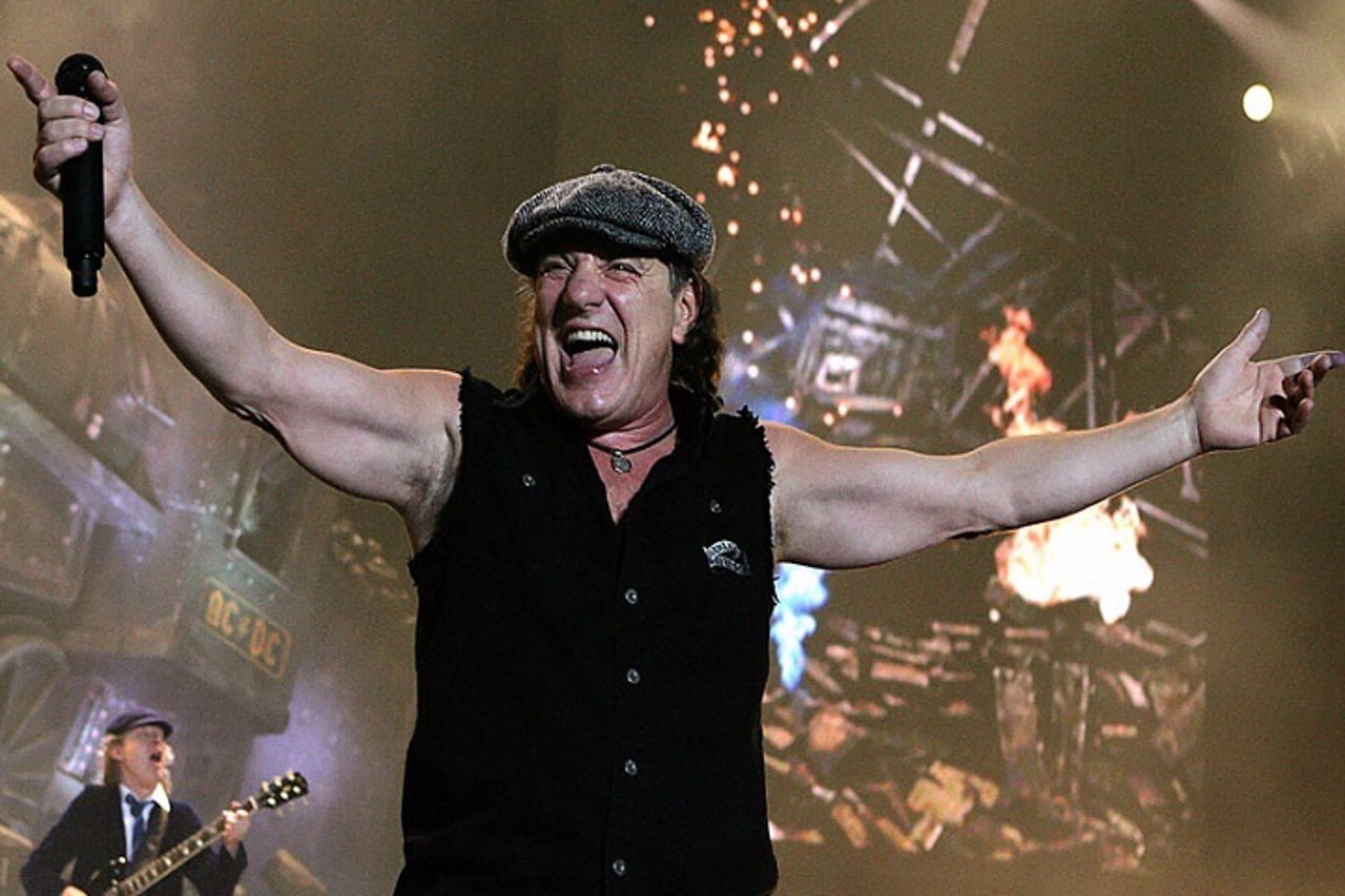 AC/DC aplaza su gira por la salud de Brian Johnson