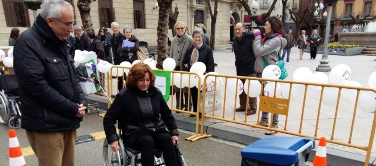 La consejera Broto participa en la yincana por la superación de la Fundación DFA