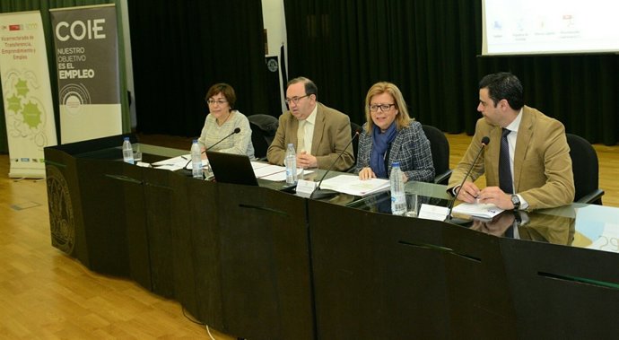 Ón Y Universidades A Siste A La Presentación De La Guía