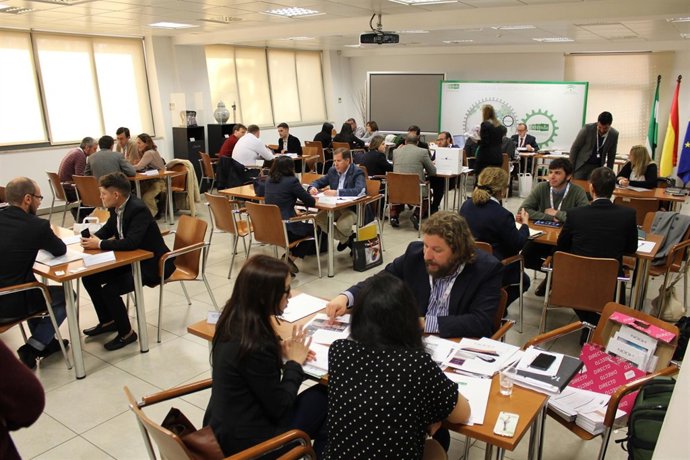 Firmas andaluzas del mueble participan en un foro de 15 agentes y ocho países