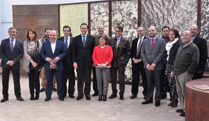 Villamandos y Sánchez (centro) durante el encuentro mantenido