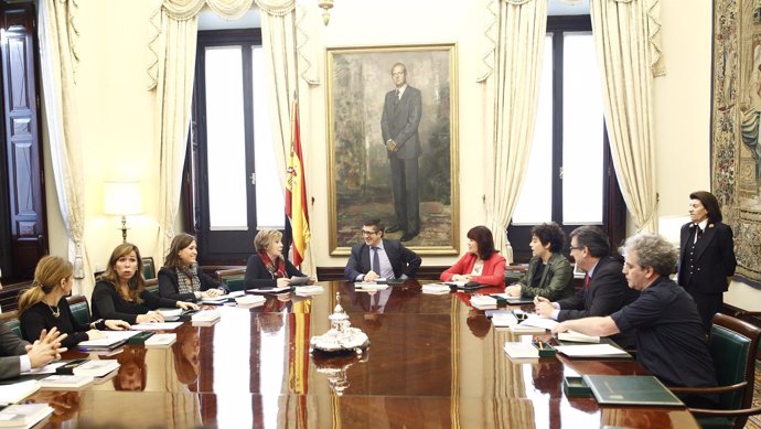 Patxi López preside la primera reunión de la mesa del Congreso