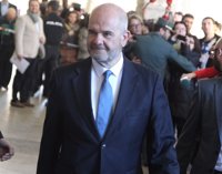 Chaves llega al juzgado para declarar por los ERE entre gritos de "chorizo"