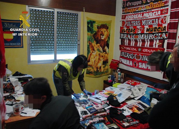 Guardia Civil desmantela un grupo criminal de ideología radical en Murcia