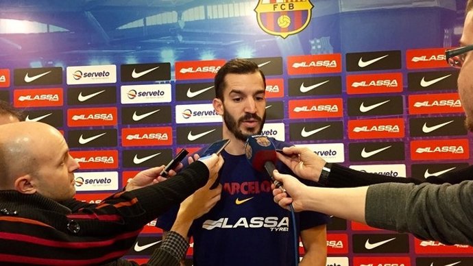 Pau Ribas atiende a los medios