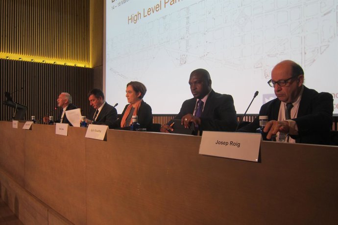 Dan Lewis, Giorgios Kaminis, Ada Colau, Sylla Soualiho y Josep Roig