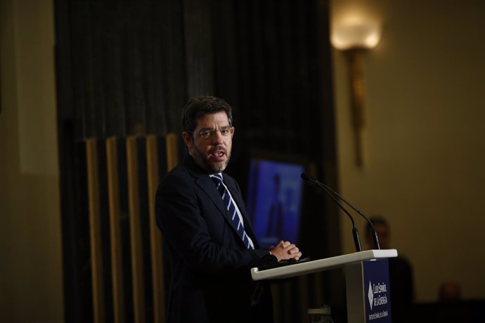 Alberto Nadal en un foro organizado por el Club Español de la Energía