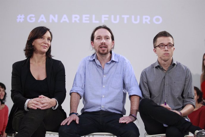 Carolina Bescansa, Pablo Iglesias e Íñigo Errejón