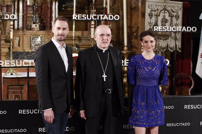 Photocall con Joseph Fiennes, Carlos Osoro y la actriz Maria Botto 