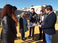 La delegada territorial de Educación visita Gines para comprobar el estado de los centros docentes