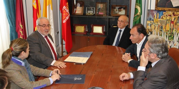 La UCAM Becará A Los Alumnos De La Escuela De Tauromaquia Para Que Estudien