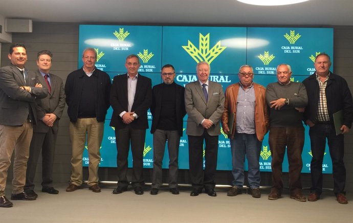 Fundaciòn Caja Rural del Sur y representantes de seis cooperativas