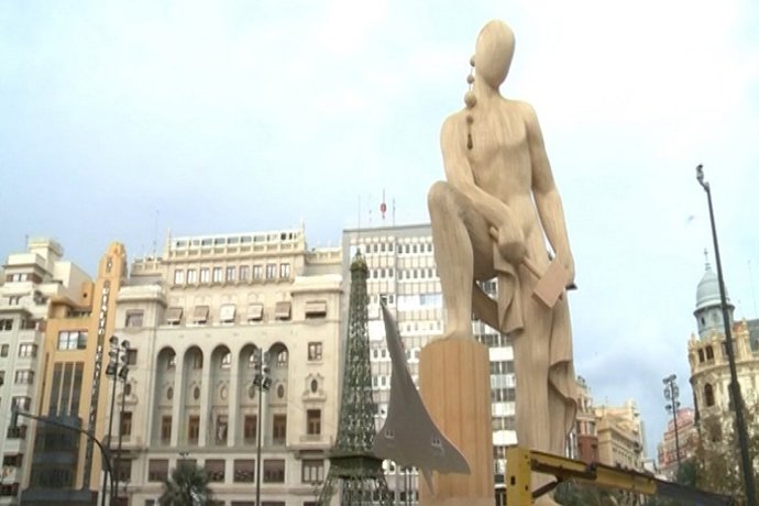 Un artesano de 23 metros será la figura central de la Falla Municipal