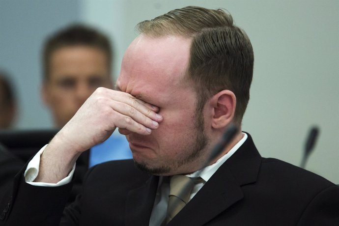  Anders Breivik  Llora Al Ver Uno De Sus Vídeos