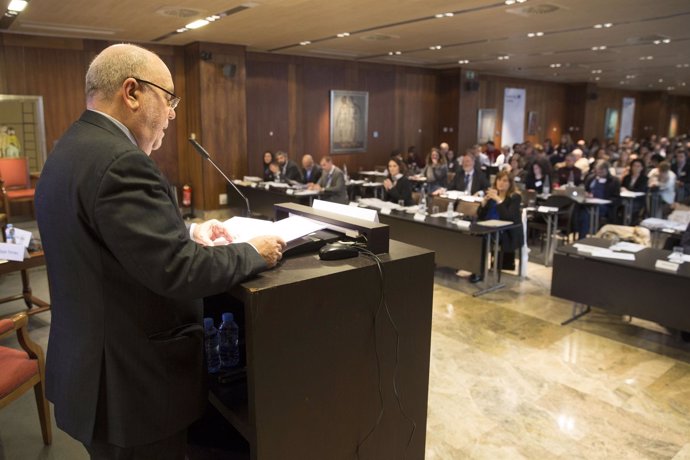El consejero de Economía, Hacienda y Empleo en la reunión del programa Interreg