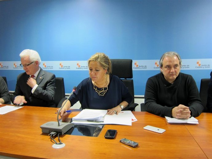 Rosa Valdeón, José Varela (izda) y Daniel Duque.