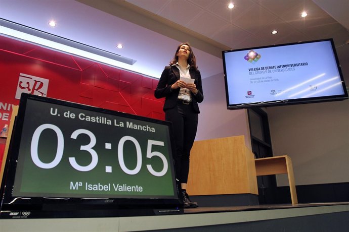 Maribel Valiente mejor oradora de la Liga de Debate Universitario