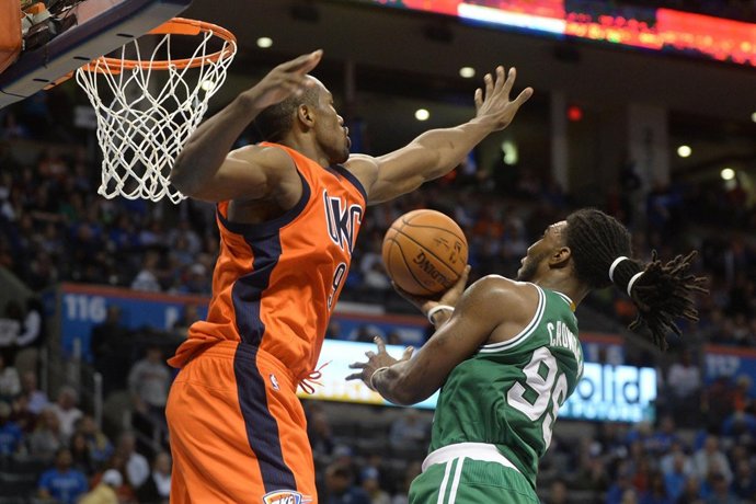 Serge Ibaka en el Boston Celtics - Oklahoma City Thunder