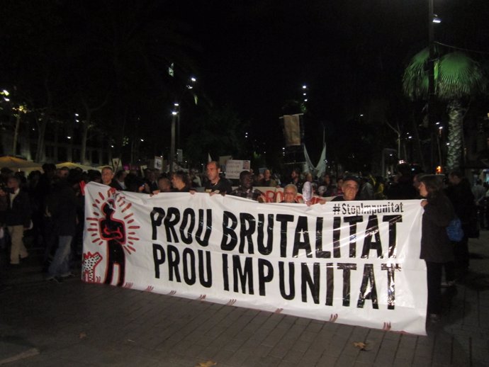 Manifestación en el Raval por la muerte del empresario J.A.Benítez.