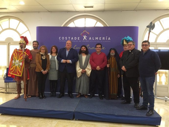 Los personajes de la Pasión viviente de Gádor pasan de padres a hijos.