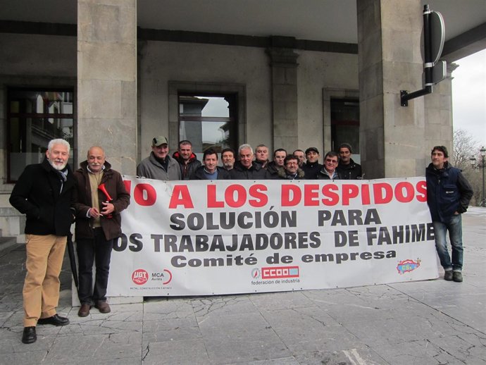 Concentración trabajadores de Fahime en Oviedo