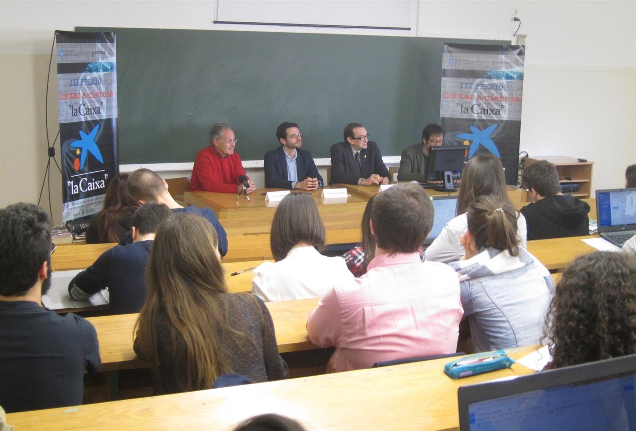 Angel Carracedo en una charla en la USC